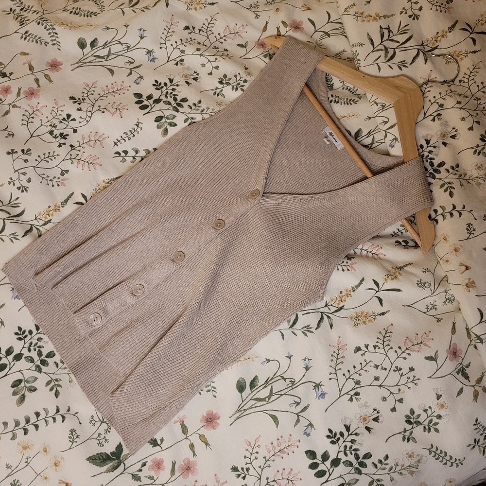 Reitmans Beige Ribbed Button-Front Tank Top